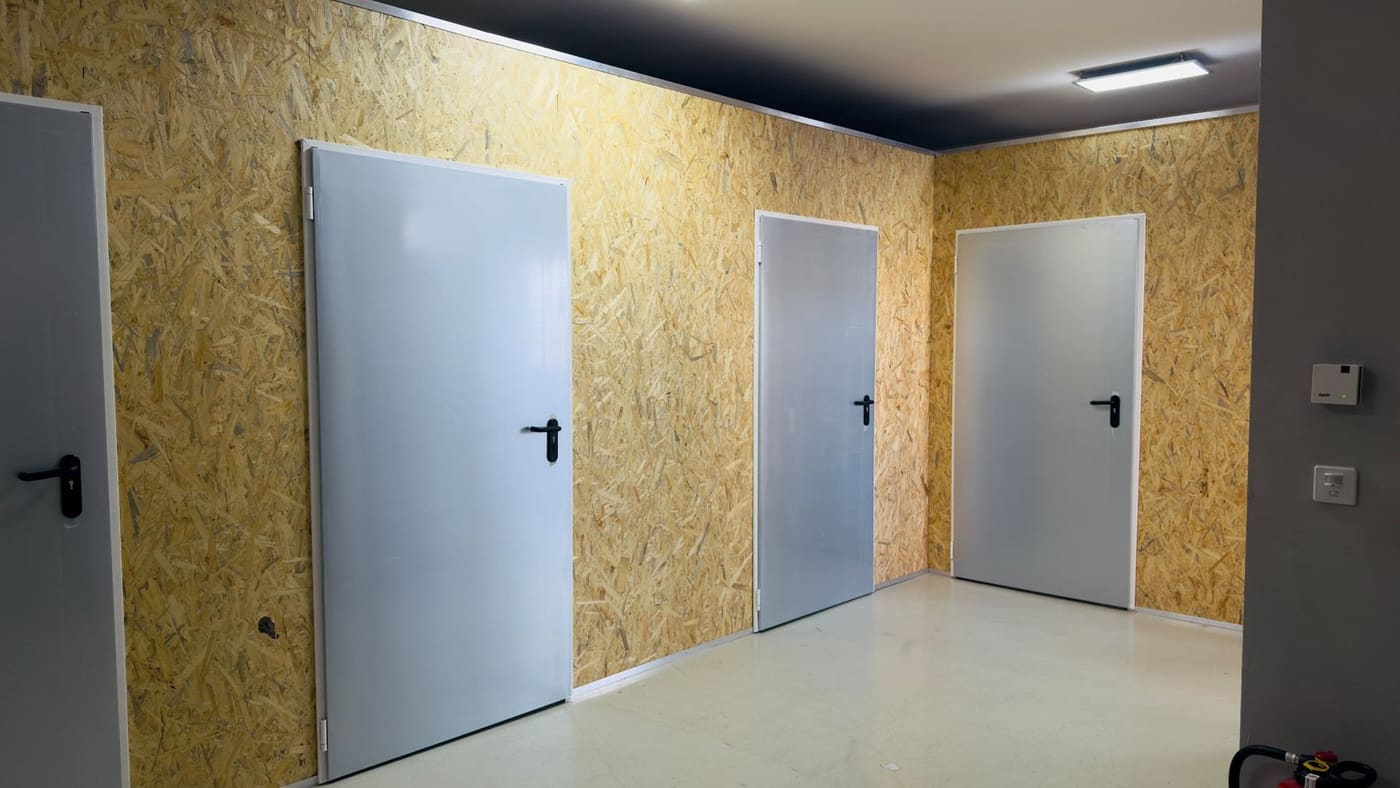 Abschließbare Spaces mit hellen Türen